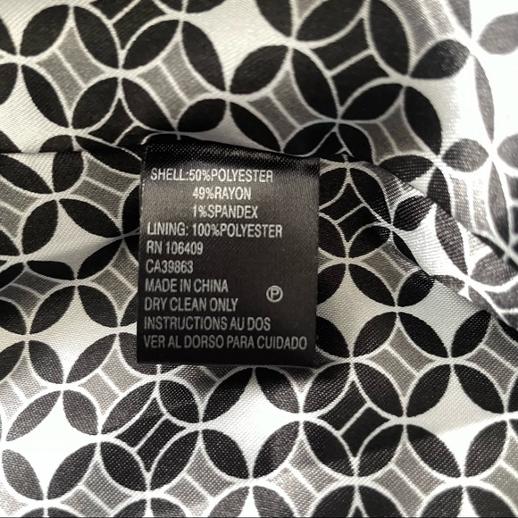 Tahari Arthur S. Levine gray blazer/jacket in a size 4P - Picture 13 of 13